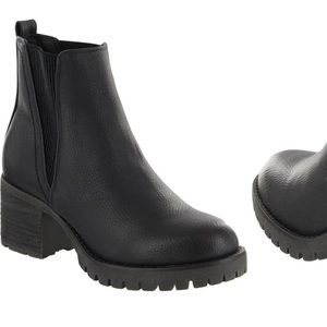 Jody Ribbed Lug Sole Chelsea Boot